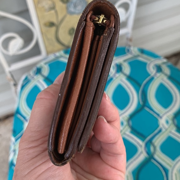 Beautiful Louis Vuitton Monogram Wallet - Picture 5 of 14